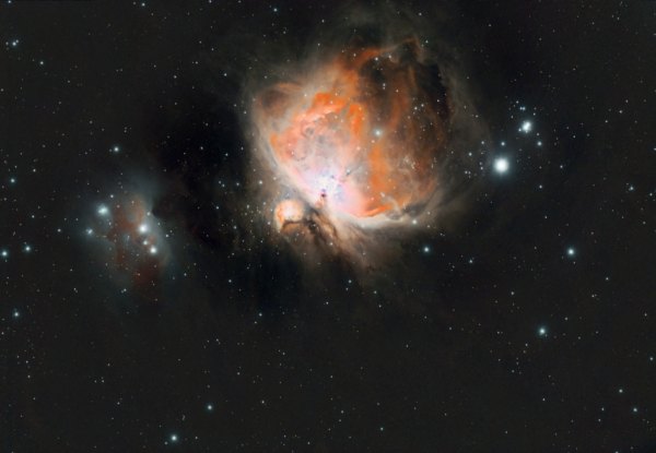  Messier 42 y NGC 1977